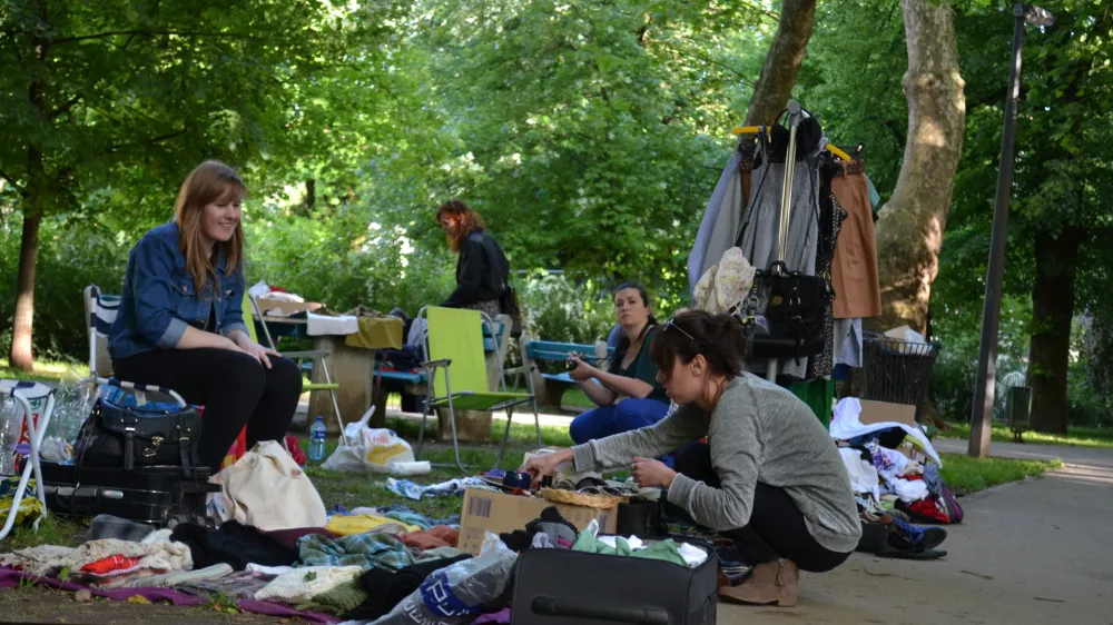 ﻿Park Tabor 2013, sobotna garažna razprodaja in umetniški sejem
