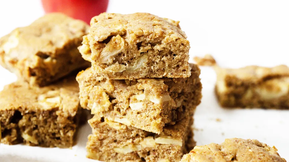 Jabolčno pecivo z orehi