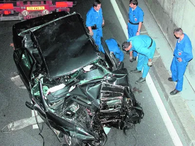 V prometni nesreči so umrli vsi trije potniki: voznik, Dodi Al Fayed in princesa Diana. 