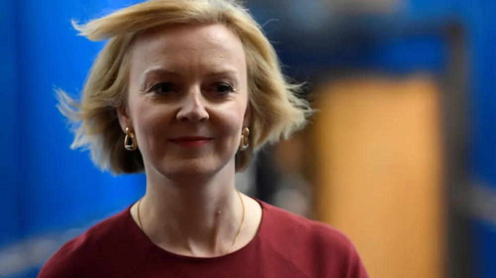 British Prime Minister Liz Truss walks among the venues at the conference center, during the annual Conservative Party conference in Birmingham, Britain, October 2, 2022. REUTERS/Toby Melville