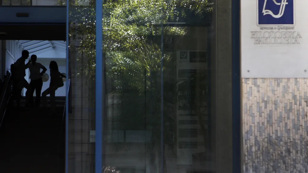 Ilustrativna fotografija, filozofska fakulteta, univerza v Ljubljani, &scaron;olstvo - &scaron;tudent  //FOTO: Bojan Velikonja