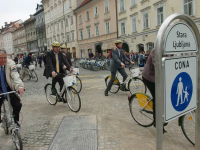 MOL - ljubljanski podžupan Slavko Slak, Dan brez avtomobila - evropski teden mobilnosti, kolesar, cona za pešce, stara Ljubljana, // FOTO: Luka Cjuha<br><br>OPOMBA: ZA OBJAVO V SOBOTNI PRILOGI - REPORTAŽA