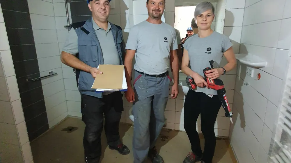 Na inovativen način spodbujajo (nadaljnje) izobraževanje, krepijo medosebne odnose in povezujejo kolektiv. F Varis Lendava