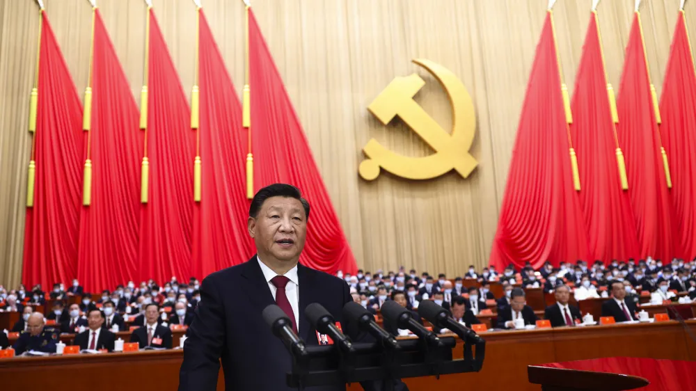 Xi Jinping je na kongresu kitajske komunistične partije v svojem govoru 2200 delegatom »nacionalno vojno proti virusu, ki rešuje življenja«, označil za svoj največji uspeh.F