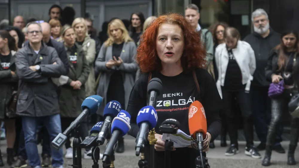 Helena Milinkovič, predsednica stavkovnega odbora novinarskih sindikatov RTVS in Koordinacije novinarskih sindikatov RTVS- 26.09.2022 - Celodnevna opozorilna stavka zaposlenih na RTV Slovenija - protest zaradi vse težjih razmer na zavodu in neuspe&scaron;nosti dozdaj&scaron;njih pogajanj v organizaciji stavkovnega odbora novinarskih sindikatov RTVS, //FOTO: Jaka Gasar