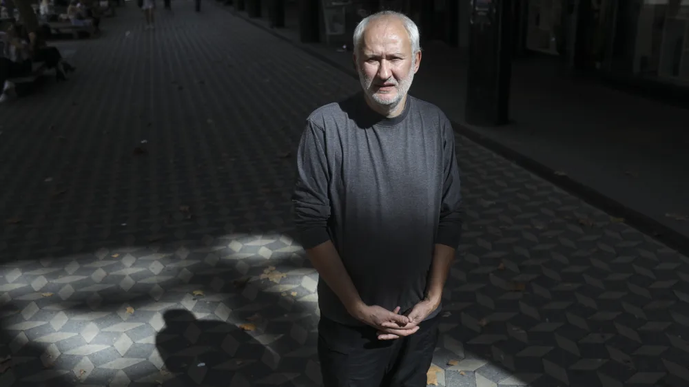 - 13.09.2022 - Miran Zupanič, scenarist in režiser - avtor dokumentarnega filma Sarajevo safari, pretresljive zgodbe o lovu na ljudi med vojno v BiH //FOTO: Jaka Gasar