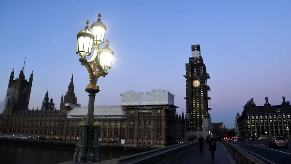 ﻿The sun comes up, silhouetting Big Ben and the Houses of Parliament, in Westminster London, Britain, December 11, 2018. REUTERS/Toby Melville