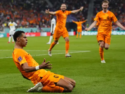 Nizozemski nogometaši so svetovno prvenstvo začeli z zmago z 2:0 proti Senegalu, prvi gol je dosegel Cody Gakpo.