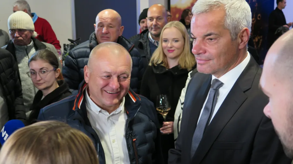 Kandidata za župana Maribora Franc Kangler in Sa&scaron;a Arsenovič se bosta pomerila v drugem krogu.