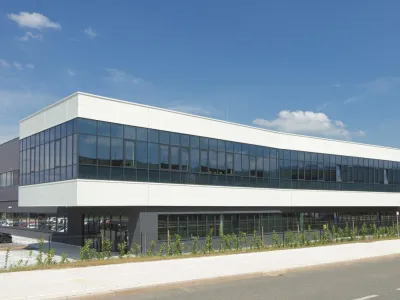 Novo stavbo v šentjernejski industrijski coni so zgradili lani, uradno pa so jo odprli septembra letos. F L-tek