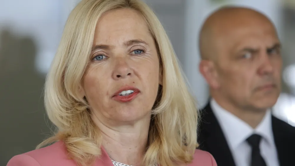 nova ministrica za notranje zadeve mag. Tatjana Bobnar, novi v.d. generlani direktor Policije mag. Boštjan Lindav - 02.06.2022 – Ministrstvo za notranje zadeve - Izjava za javnost nove ministrice za notranje zadeve mag. Tatjane Bobnar in novega v. d. generalnega direktorja policije mag. Boštjana Lindava //FOTO: Jaka Gasar