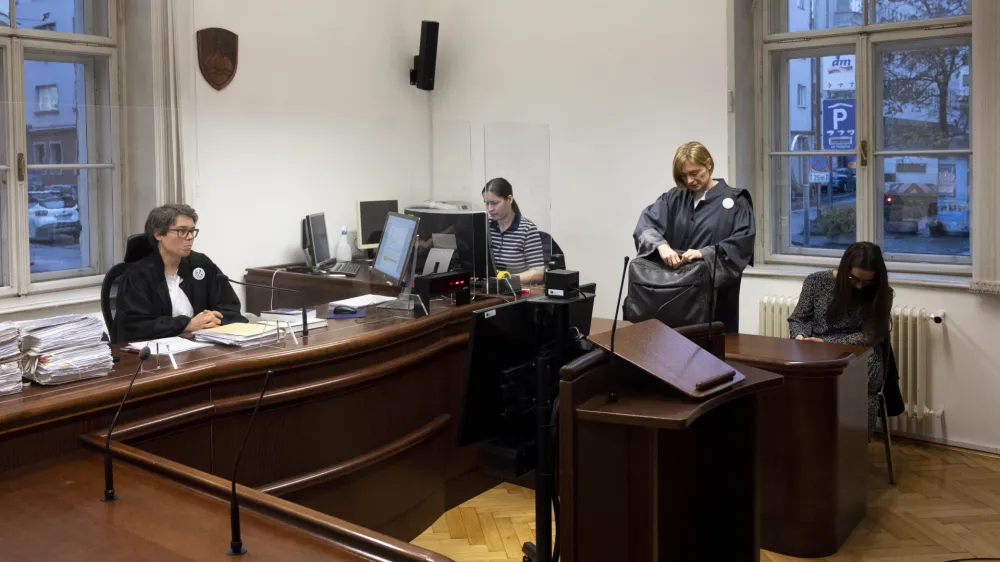 - 05.12.2022 &ndash; sojenje Klari Cvenkel in Heleni Maksimović, kaznivo dejanje povzročitve smrti iz malomarnosti. //FOTO: Nik Erik Neubauer