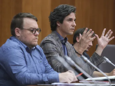 Simon Maljevac, Luka Mesec (Levica) - 31.05.2022 - predstavitev kandidata za ministra za delo, družino, socialne zadeve in enake možnosti Luke Mesca pred odborom DZ za delo, družino, socialne zadeve in invalide; //FOTO: Jaka Gasar