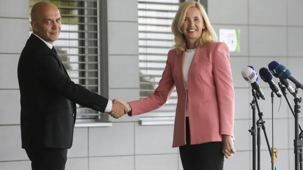 nova ministrica za notranje zadeve mag. Tatjana Bobnar, novi v.d. generlani direktor Policije mag. Boštjan Lindav - 02.06.2022 – Ministrstvo za notranje zadeve - Izjava za javnost nove ministrice za notranje zadeve mag. Tatjane Bobnar in novega v. d. generalnega direktorja policije mag. Boštjana Lindava //FOTO: Jaka Gasar