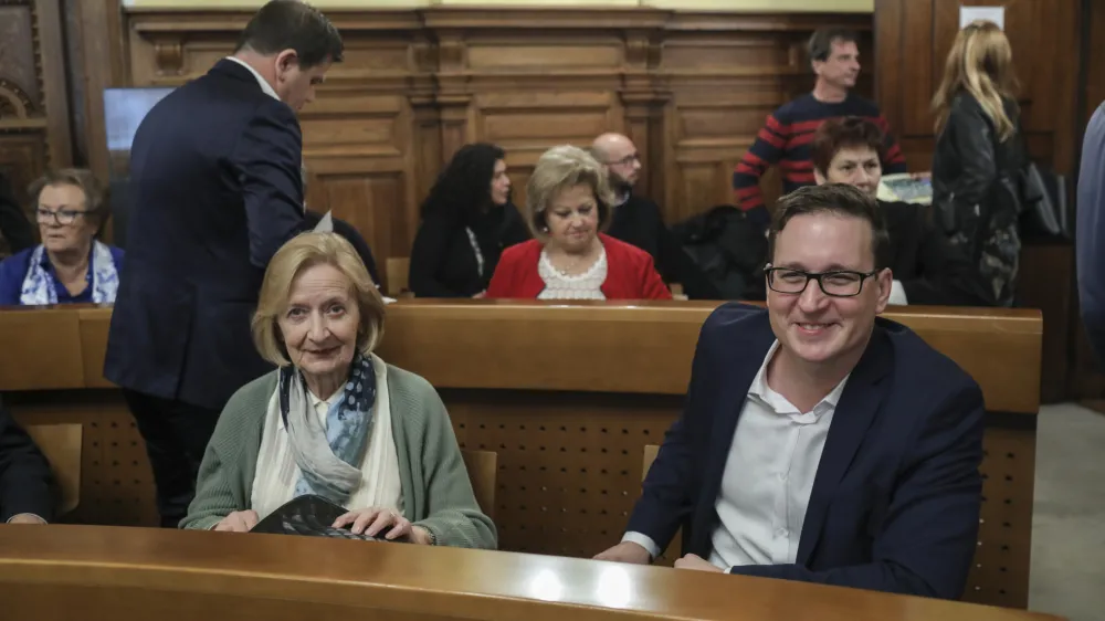 Poleg dosedanjih podžupanov Aleša Čerina, Tjaše Ficko in Janeza Koželja je Janković za podžupana imenoval tudi Boštjana Koritnika.