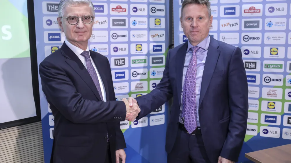 dosedanji predsednik RZS Franjo Bobinac, novi predsednik RZS Bor Rozman - 13.12.2022 - Rokometna zveza Slovenije - volilna skup&scaron;čina za novega predsednika RZS //FOTO: Jaka Gasar
