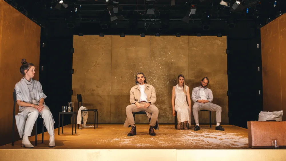 Ivan Viripajev: Neskončno dolgi objemi, MGL 2022