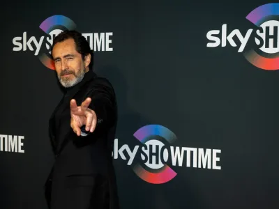 Demian Bichir, ki bo na SkyShowtime igral v seriji Let the Right One In, priredbi &scaron;vedskega filma Vampirska ljubezen iz leta 2008.