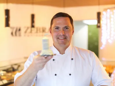 09.12.2022. Tomi Češek, slaščičar in vodja francoske slaščičarne Zebra v Kosezah. //FOTO: Bojan Velikonja