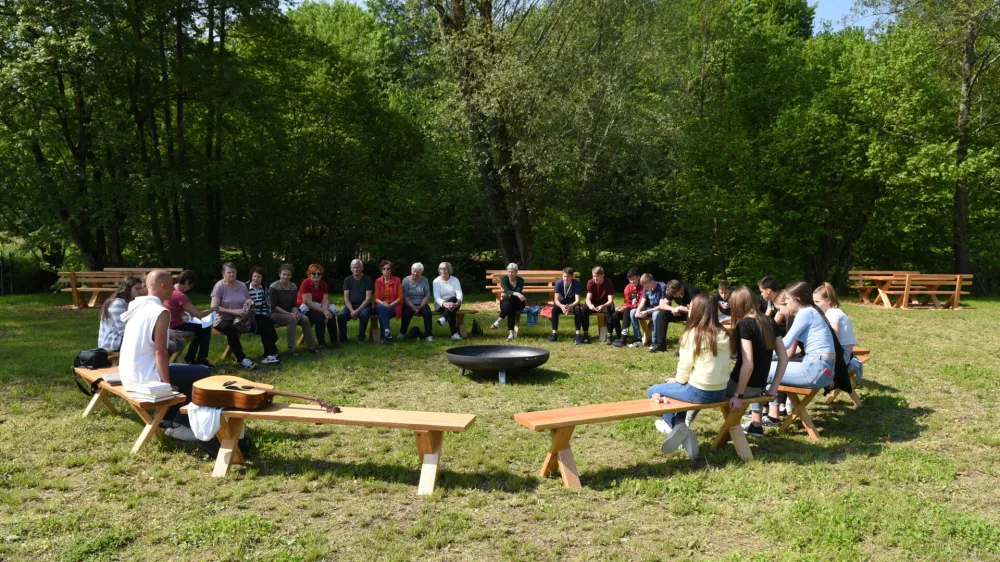 Nekoč degradiran prostor ob Radulji je postal pravo stiči&scaron;če različnih generacij pa tudi prostor vključevanja ljudi s telesno ali du&scaron;evno oviro. F Občina &Scaron;kocjan