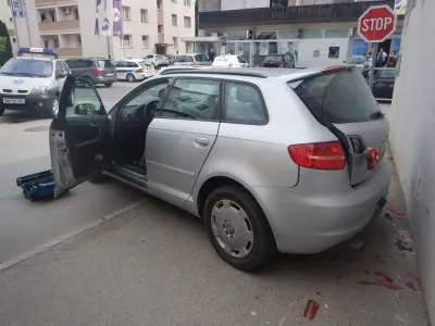 Že res, da imajo starejši vozniki dolgoletne izkušnje, a je promet vse gostejši in bolj zapleten zaradi novih in novih predpisov in sprememb cestne infrastrukture, zato so pogosteje soočeni s težavami. Foto: PU Novo mesto 