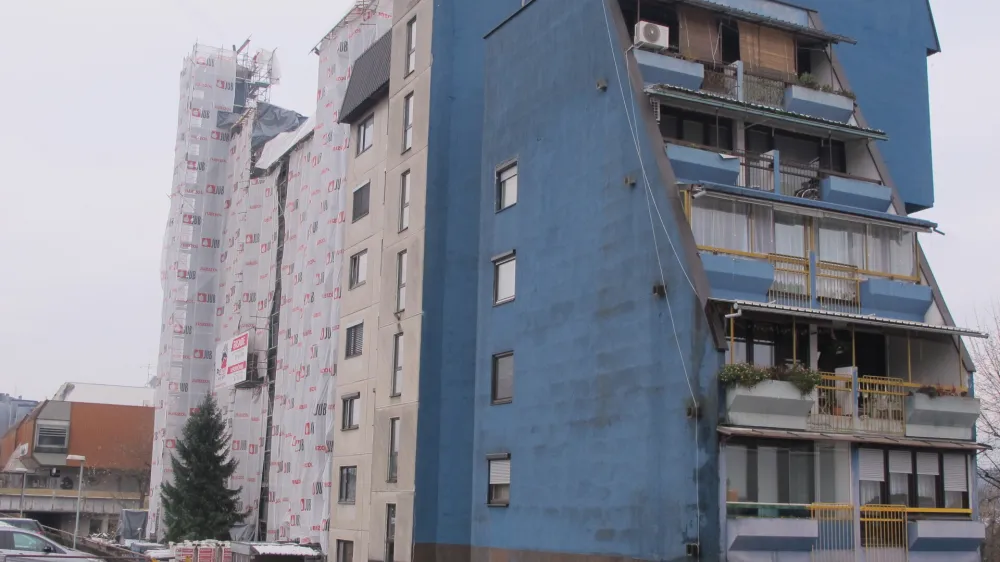 ﻿Energetska sanacija večstanovanjskih objektov, bloki v novomeški PLavi laguni. Foto: Dragana Stanković