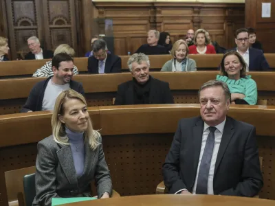 podžupanja MOL Tjaša Ficko, ljubljanski župan Zoran Janković- 12.12.2022 – Mestna občina Ljubljana – 1. seja MOL - potrditev mandatov novih svetnikov in prisega župana //FOTO: Jaka Gasar