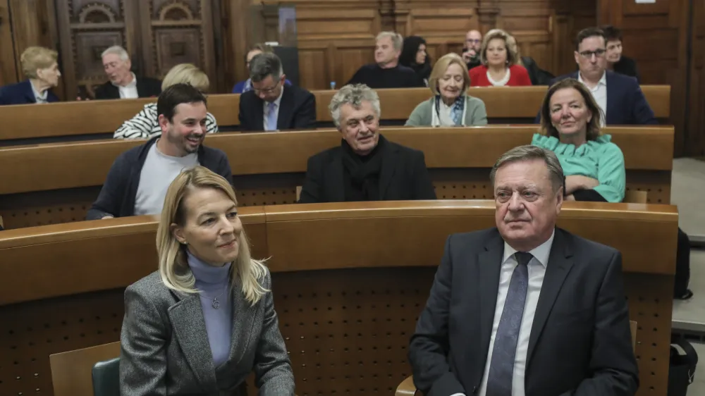 podžupanja MOL Tjaša Ficko, ljubljanski župan Zoran Janković- 12.12.2022 – Mestna občina Ljubljana – 1. seja MOL - potrditev mandatov novih svetnikov in prisega župana //FOTO: Jaka Gasar