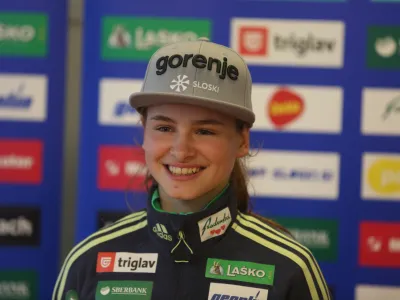 Nika Križnar - smučarski skakalci - nordijska reprezentanca - 18.10.2016 - Smučarska zveza Slovenije (SZS) - predstavitev smučarskih reprezentanc - smučarska reprezentanca pred začetkom nove zimske sezone 2016/2017 za nastop na tekmah za svetovni pokal -/FOTO: Luka Cjuha