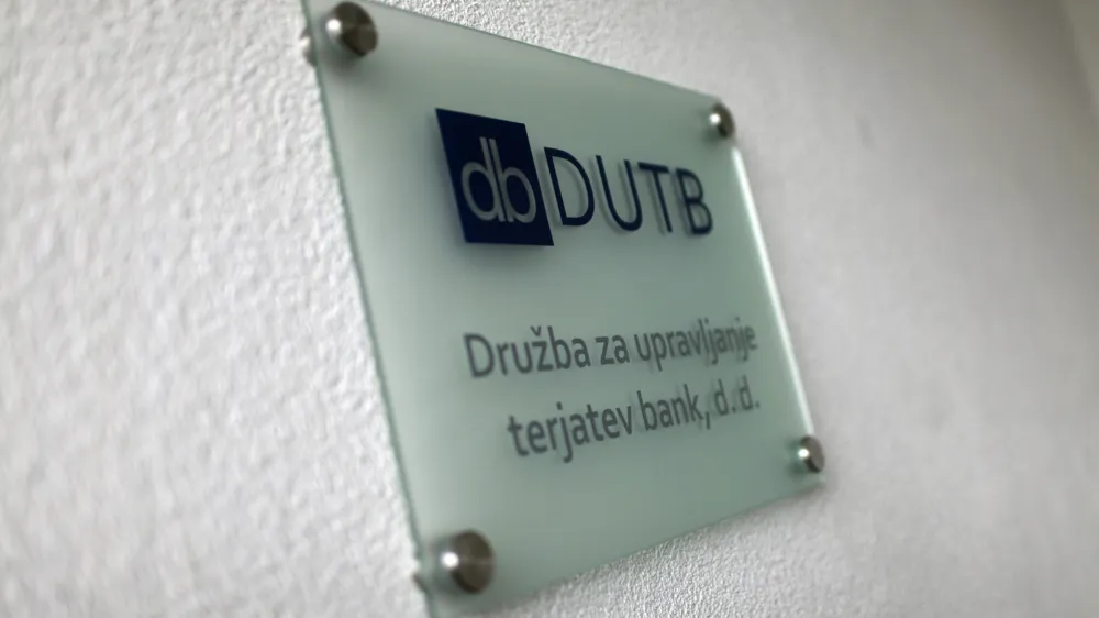 ﻿prostori DUBT- 16.12.2013 - Družba za upravljanje terjatev bank (DUTB) oziroma t.i. slaba banka,  direktorja predstavila potek aktivnosti v naslednjih tednih in mesecih; upravni odbor - uprava - vodstvo//FOTO: Luka Cjuha