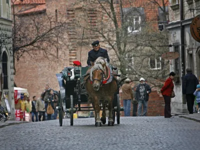 staro mesto - kočija- POLJSKA 2010 - Varšava//FOTO: Matej Povše