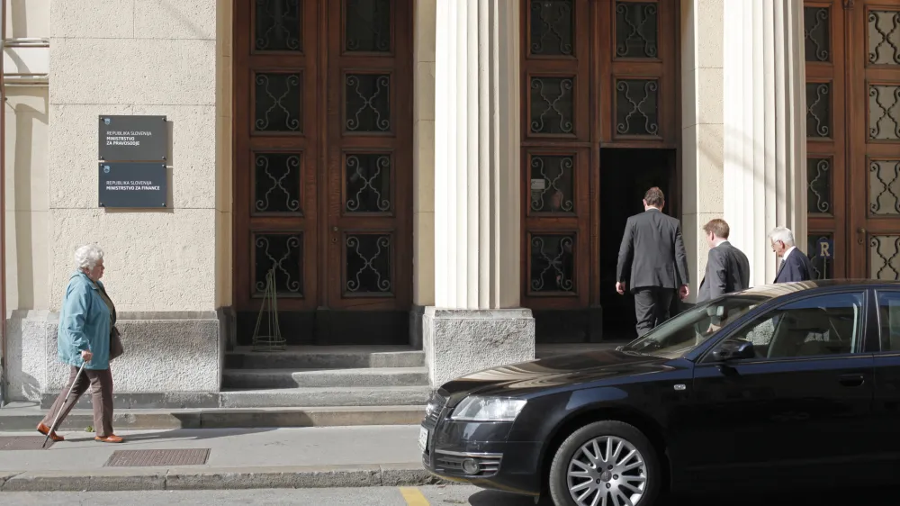 Slovenija je prijavila za 1,78 milijarde evrov nepovratnih sredstev in 705 milijonov evrov posojil iz mehanizma za okrevanje in odpornost. Foto: Luka Cjuha Q