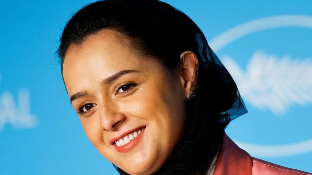 Eno najuspe&scaron;nej&scaron;ih Iranskih igralk Taraneh Alidusti, ki je igrala tudi v filmih oskarjevca Asghara Farhadija Trgovski potnik, so v torek izpustili iz zapora, kjer je bila zaradi sodelovanja v protestnem gibanju. Foto: Reuters