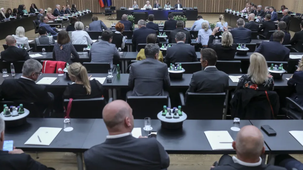 Sredi januarja se bodo na Brdu pri Kranju sestali koalicijski partnerji strank Gibanje Svoboda, SD in Levica; razpravljali bodo o reformah v letu 2023. Foto: Jaka Gasar 