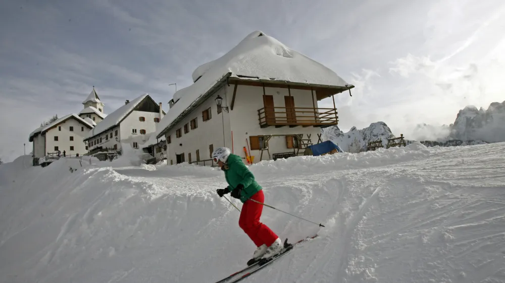 ﻿- 16.1.2014 - Smučarski center Tarvisio/Trbiž - Svete Višarje - odprto smučišče //FOTO: Tomaž SkaleOPOMBA: ZA OBJAVO V PRILOGI – DNEVNIKOV OBJEKTIV - REPORTAŽA 2014