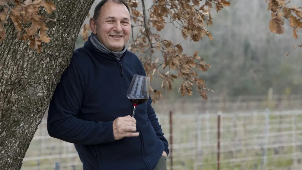 Iztok Klenar: Sam že imam kupce, ki vino kupujejo vnaprej. Bogata vina si morajo malce odpočiti, preden pridejo na trg. F Jaka Jeraša