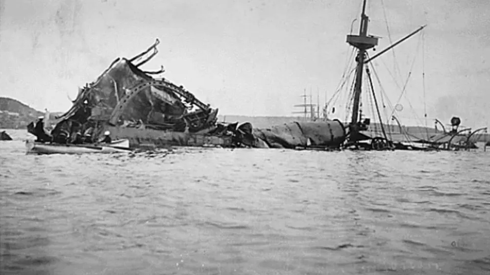 USS Maine se je potopila 15. februarja 1898 v havanskem pristani&scaron;ču.