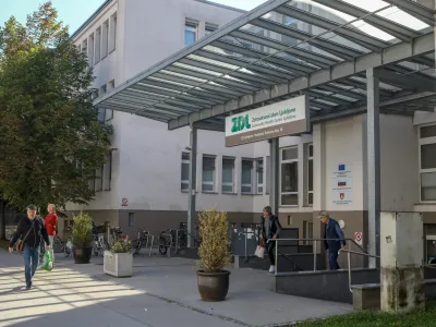  Zdravstveni dom Ljubljana - ZD Bežigrad, Kržičeva ulica 10 <br><br>- 22.09.2022 &ndash; simbolična fotografija &ndash; javno zdravstvo - zdravstveni sistem &ndash; zdravje &ndash; <br> <br>//FOTO: Luka Cjuha<br>