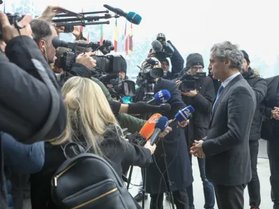 predsednik vlade dr. Robert Golob- 18.01.2023 - Brdo pri Kranju – 3. Vrh koalicije 2023 - srečanje koalicijskih partnerjev Gibanje Svoboda, SD in Levica - posvet poslancev strank vladne koalicije ter ministrske ekipe o aktualnih političnih zadevah: reformnih projektov na področju zdravstva, davkov, pokojnin, šolstva, reforme plačnega sistema v javnem sektorju in stanovanjske politike //FOTO: Luka Cjuha