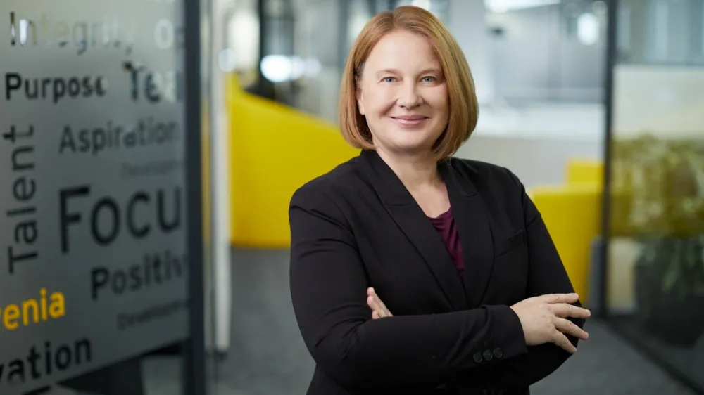 Mojca Emeršič<br>vodja_druzinskega_podjetnistva_na_EY_Slovenija