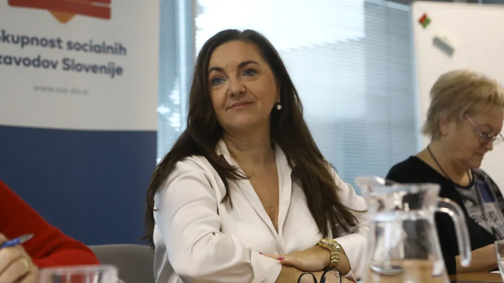 ¸Breda Božnik, predsednica Socialne zbornice Slovenije- 17.11.2022 – Skupnost socialnih zavodov Slovenije - predstavili stališče o noveli Zakona o dolgotrajni oskrbi, //FOTO: Luka Cjuha