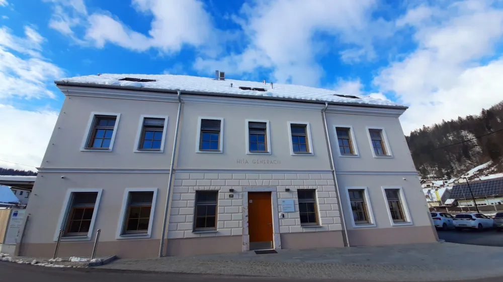 Prenova hi&scaron;e je bila zaradi spomeni&scaron;ke za&scaron;čite velik izziv tako za projektante kot izvajalce.&nbsp;