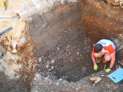 Od srede, 8. februarja, bodo v Mestnem muzeju Ljubljana na ogled najdbe izkopavanj, ki so lani poleti potekala na območju med Štefanovo in Puharjevo ulico.