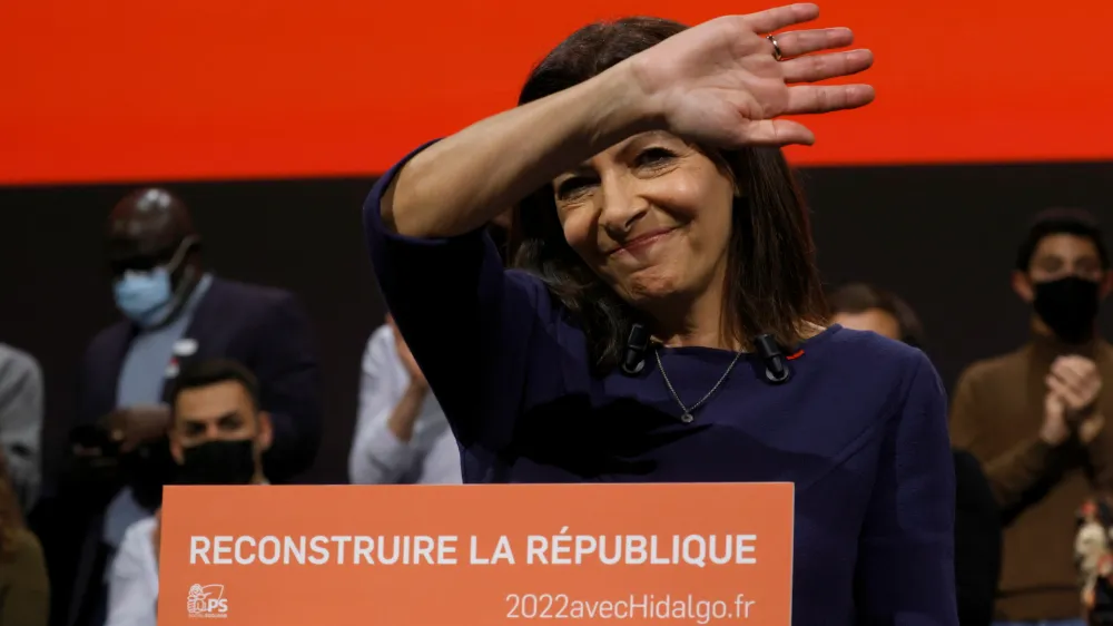 Mayor of Paris and Socialist Party (PS) candidate for the 2022 French presidential election Anne Hidalgo attends the party's investiture convention in Lille, France October 23, 2021. REUTERS/Pascal Rossignol - RC2RFQ9N5JPM