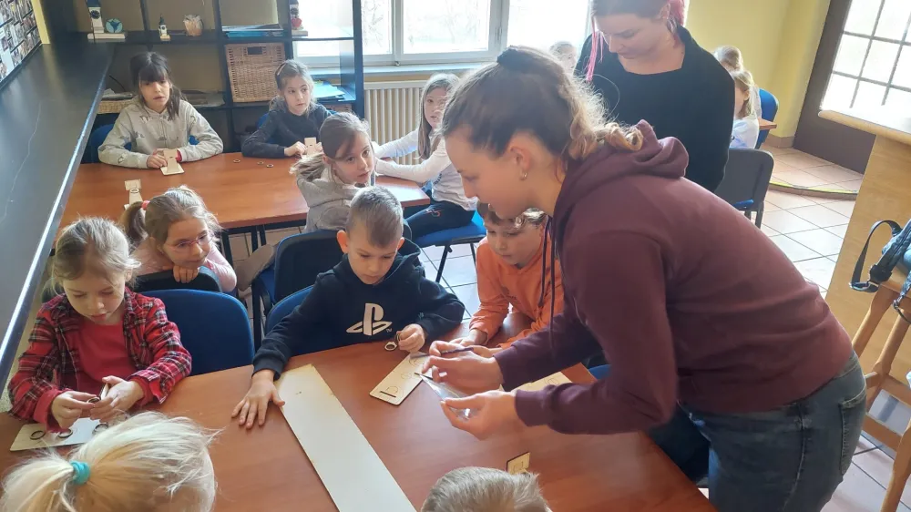 Otrokom sta bila najbolj všeč izdelava namizne igre košopult in drsanje na drsališču. 