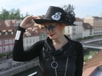 ﻿12.06.2015 - Josipa Lisac, hrvaška diva - pevka, igralka in modna ikona - ena najboljših in najatraktivnejših umetnic nekdanje Jugoslavije, ki se ponaša z več kot štirimi desetletji uspešne kariere pred prihajajočem gala koncertom v ljubljanskih Križankah ///FOTO: Jaka Gasar