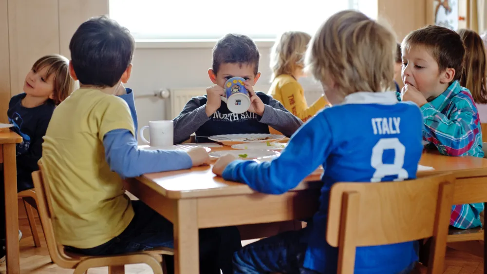 prehrana<br><br><br>- Vrtec Črnuče - zavod za predšolsko vzgojo - predšolski otroci - <br><br><br><br><br><br><br>//FOTO: Tomaž Zajelšnik