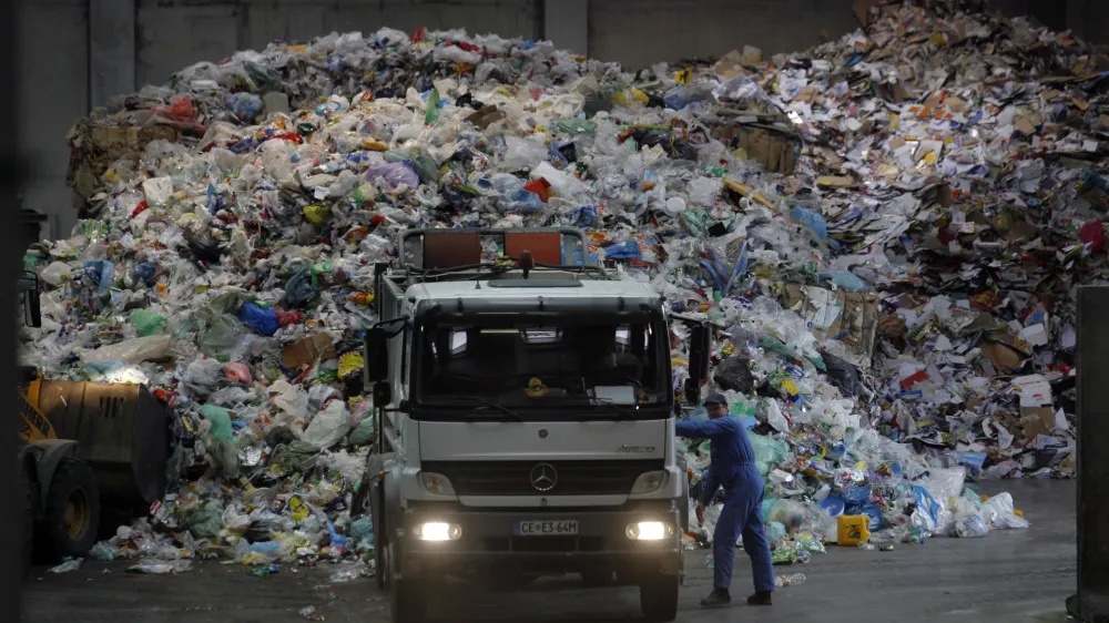 zbirnimi center odpadkov Bukovžlak- RCERO Celje - Regionalni center za ravnanje z odpadki - sodoben regijski projekt, v katerega je vključeno 24 občin Savinjske regije, odlagali&scaron;če odpadkov - //FOTO: Luka Cjuha