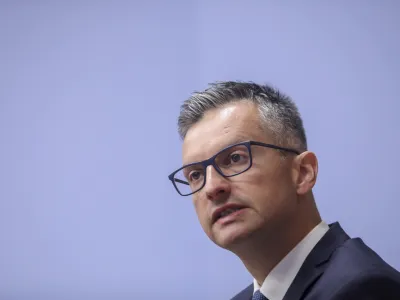 - 26.07.2022 – Marjan Šarec, igralec, radijski novinar, imitator in politik – nekdanji župan Kamnika od leta 2010 do 2018, nekdanji predsednik vlade od leta 2018 do 2020, minister za obrambo od 1. junija 2022 v 15. vladi RS pod vodstvom Roberta Goloba /FOTO: Jaka GasarOPOMBA: INTERVJU ZA OBJEKTIV 2022