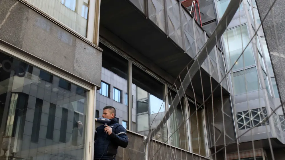 Delavci so že začeli prenavljati stavbo nekdanje blagovnice Metalka.

&nbsp;